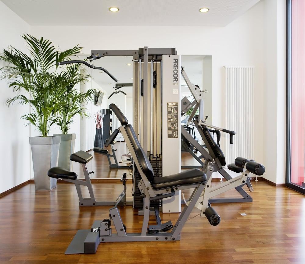 Hilton Garden Neckarpark Hotel Stuttgart