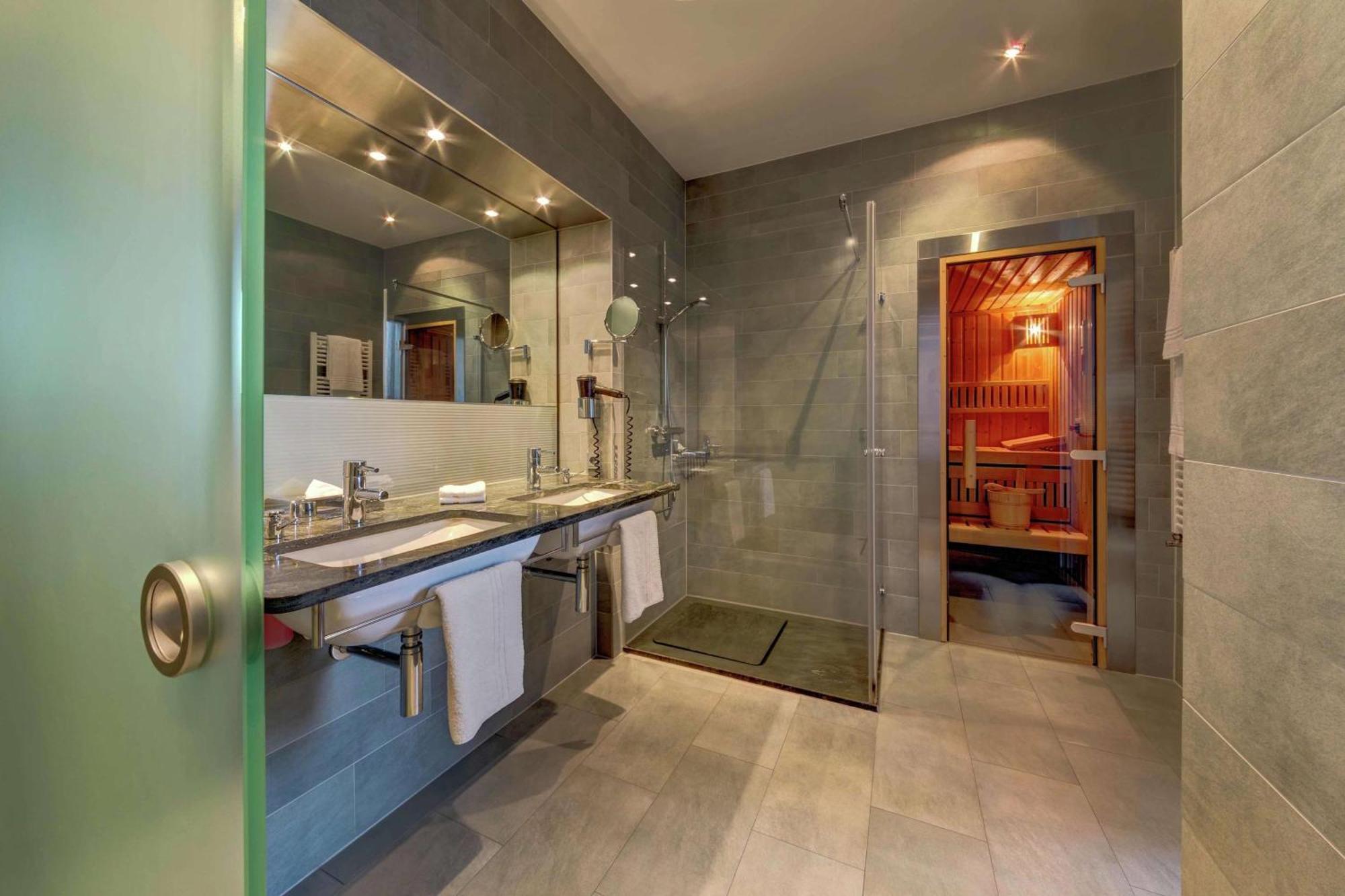 Hotel Hilton Garden Neckarpark 4*
