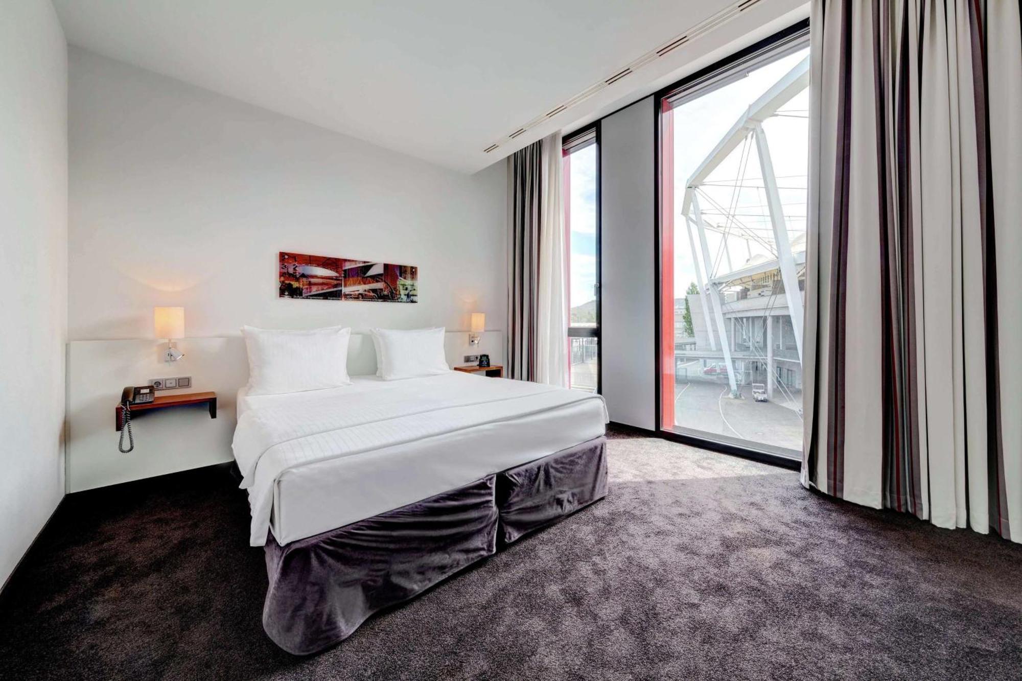 Hilton Garden Neckarpark 4* Stuttgart
