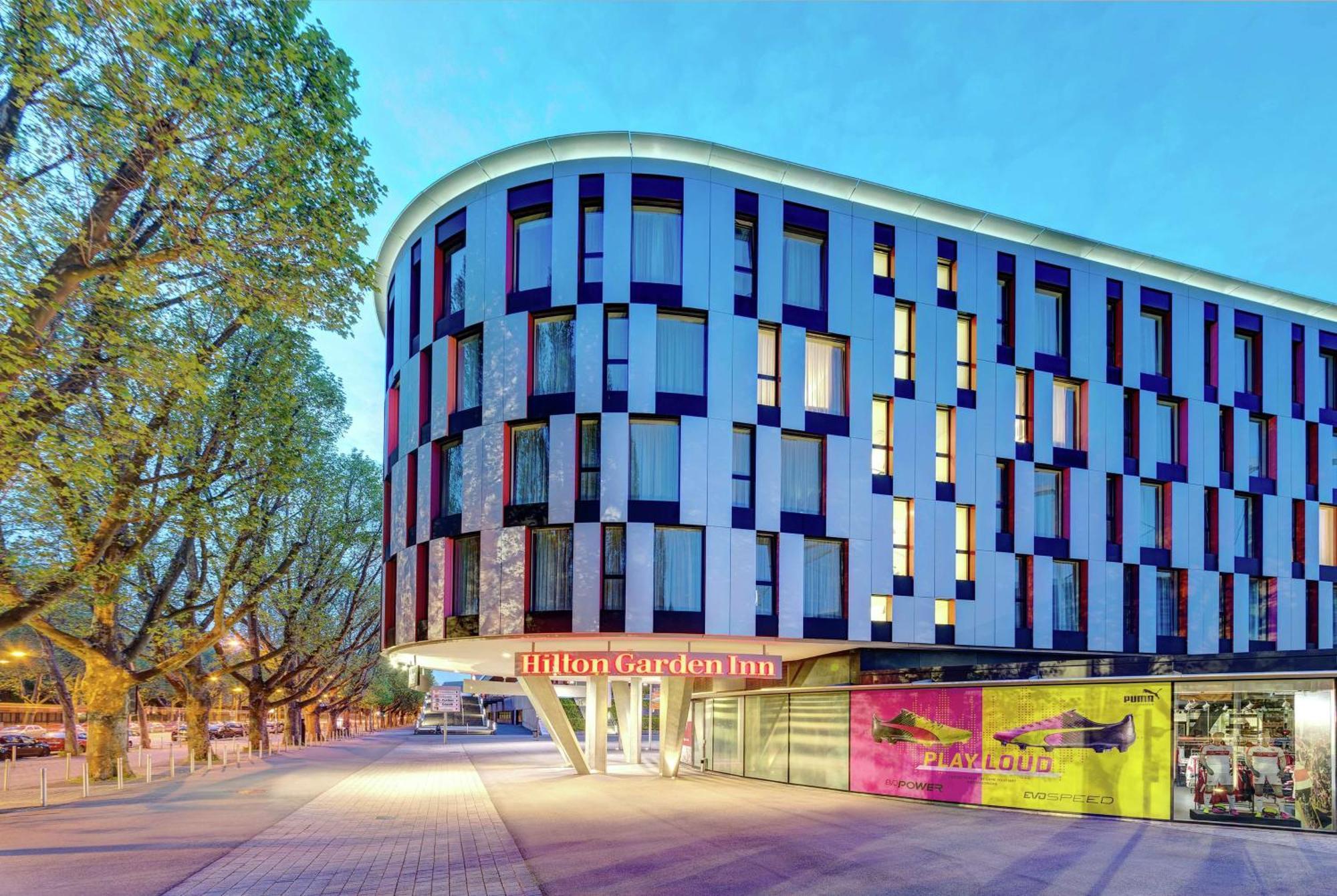Hilton Garden Neckarpark 4*