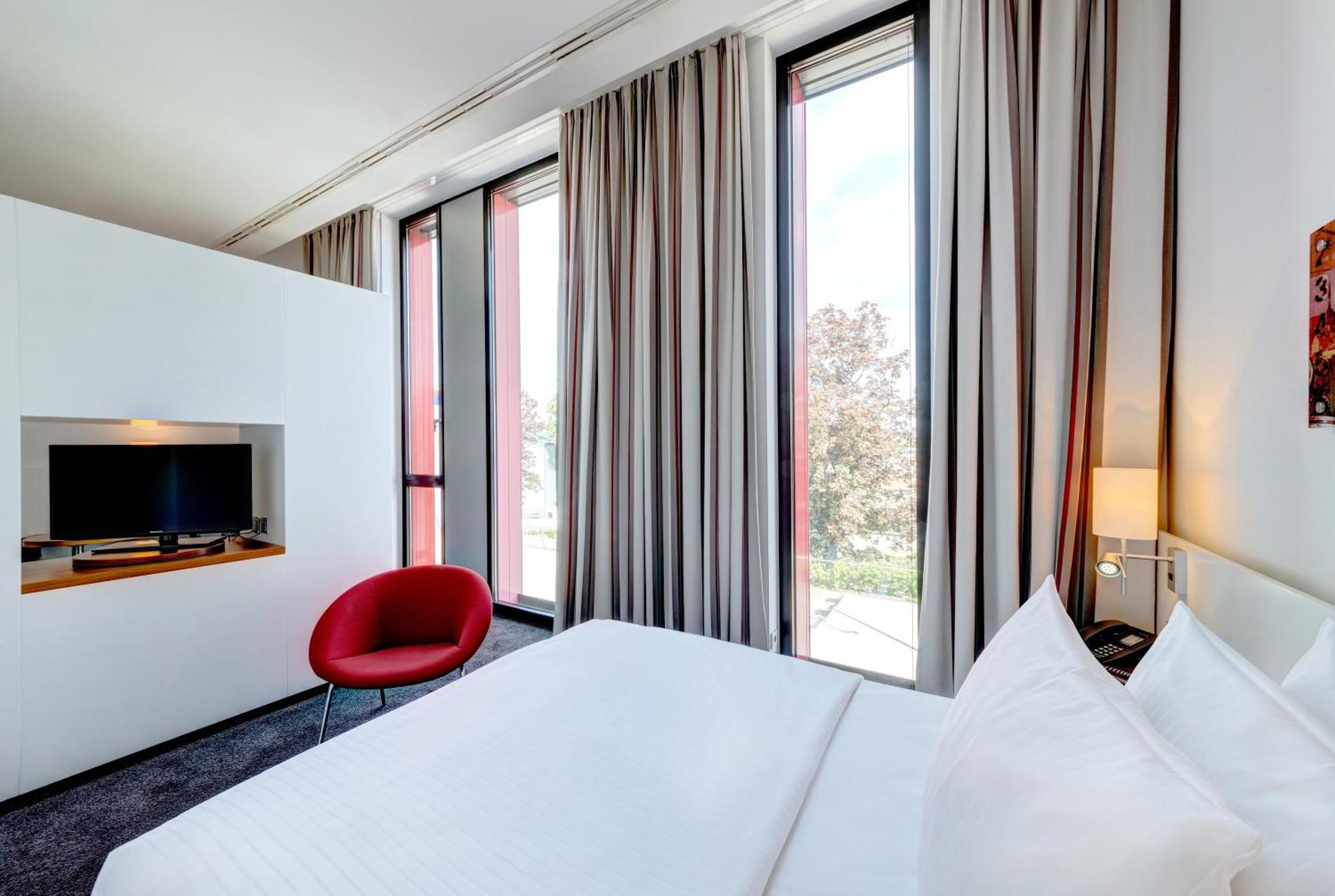 Hotel Hilton Garden Neckarpark Stuttgart