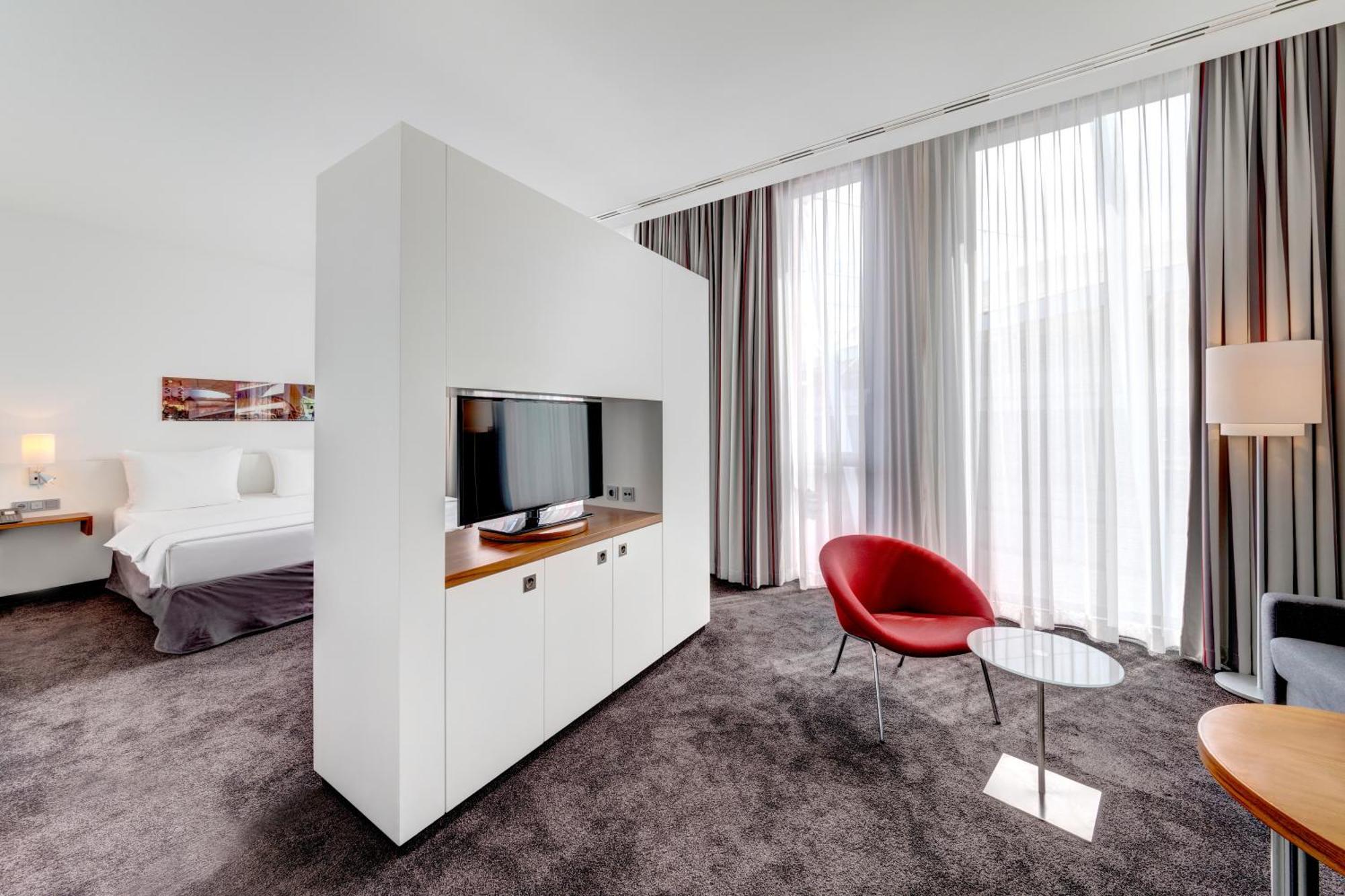 Hilton Garden Neckarpark Hotel Stuttgart