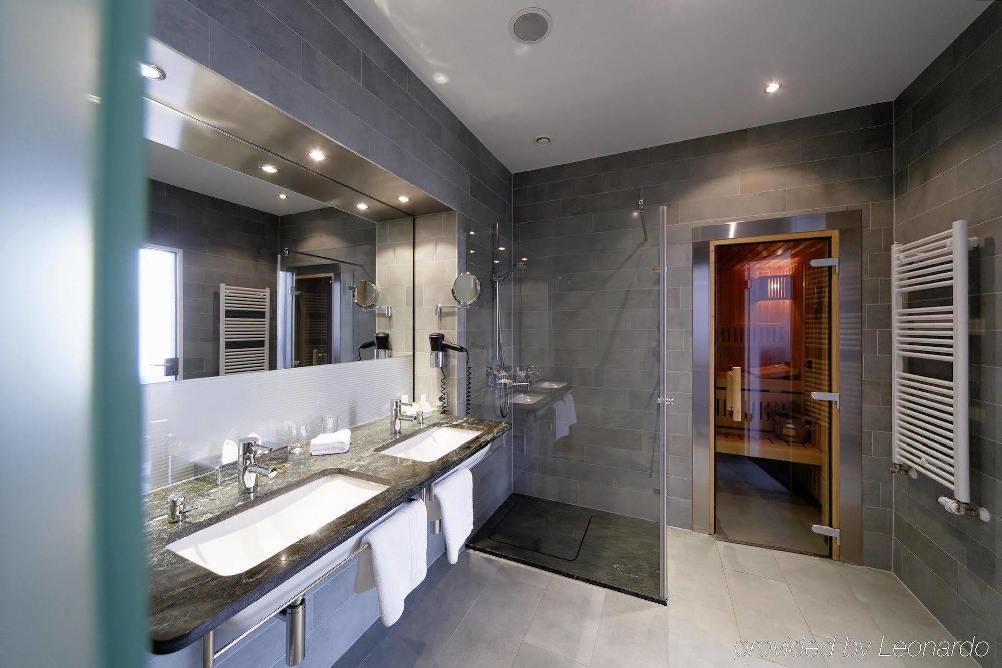 Hotel Hilton Garden Neckarpark Stuttgart