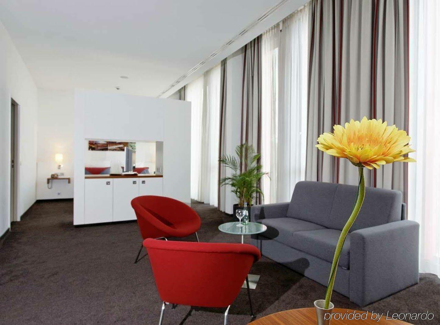 Hilton Garden Neckarpark 4*